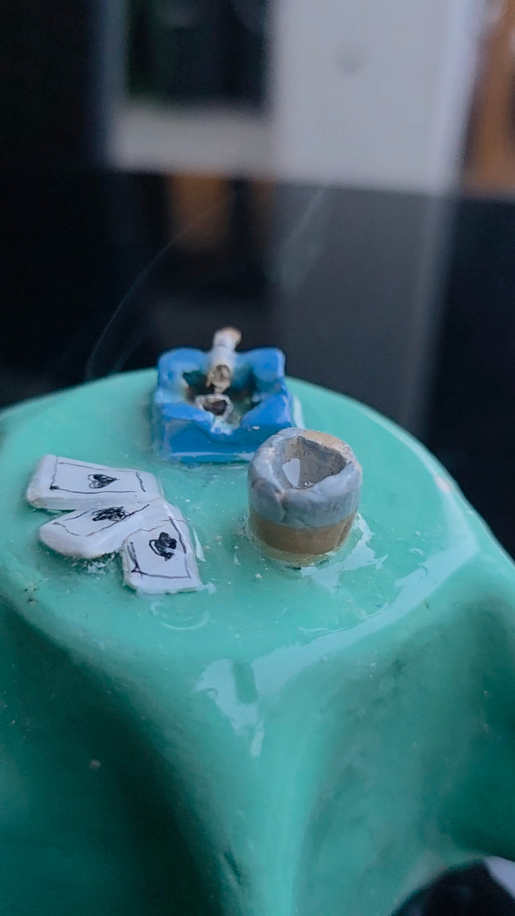 Bruciaincenso e Portagioie da Tavolo Verde Smeraldo, Mini Diorama Fatto a Mano in Ceramica a Freddo, Regalo Unico e Particolare per la Casa