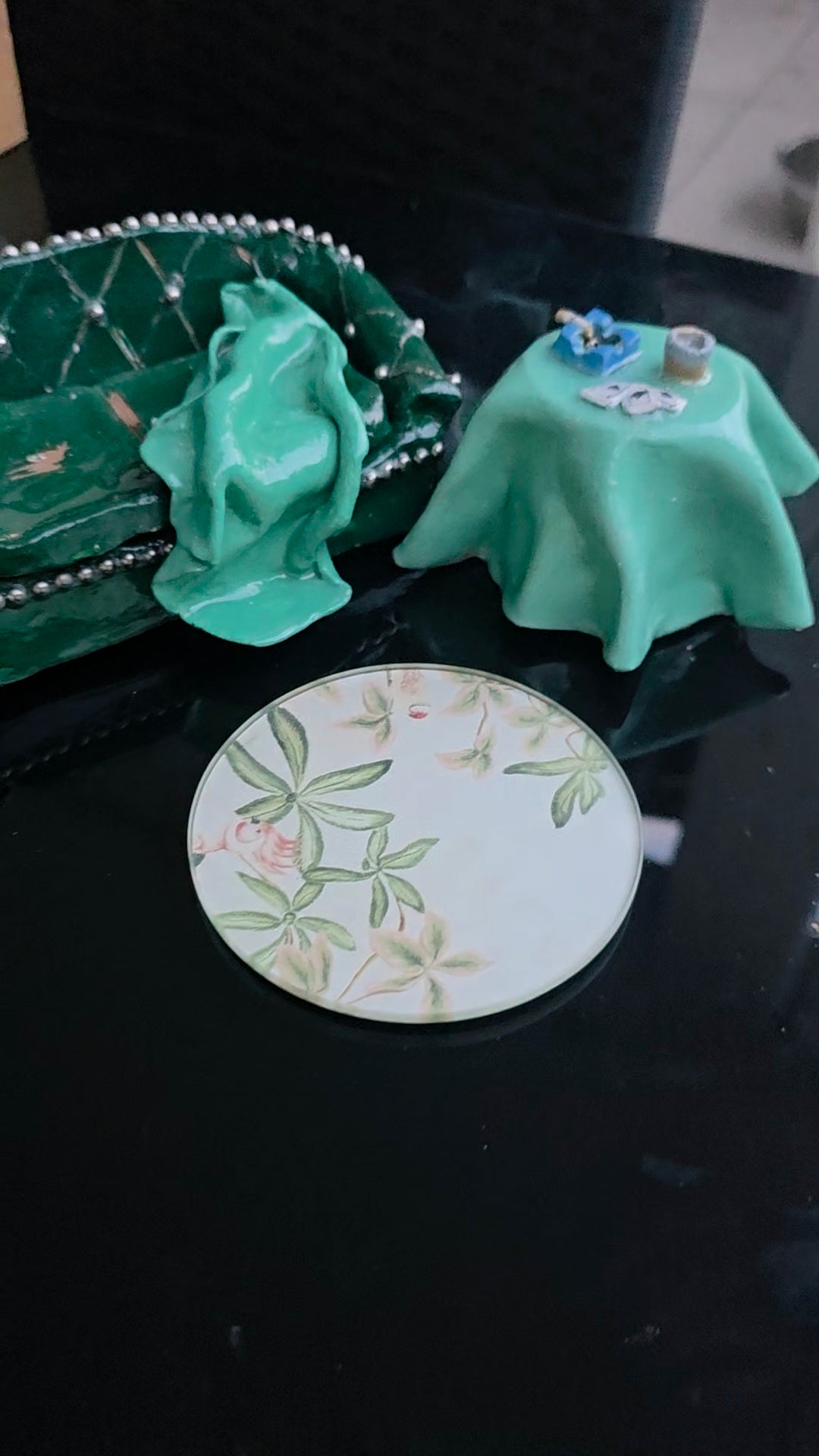 Bruciaincenso e Portagioie da Tavolo Verde Smeraldo, Mini Diorama Fatto a Mano in Ceramica a Freddo, Regalo Unico e Particolare per la Casa
