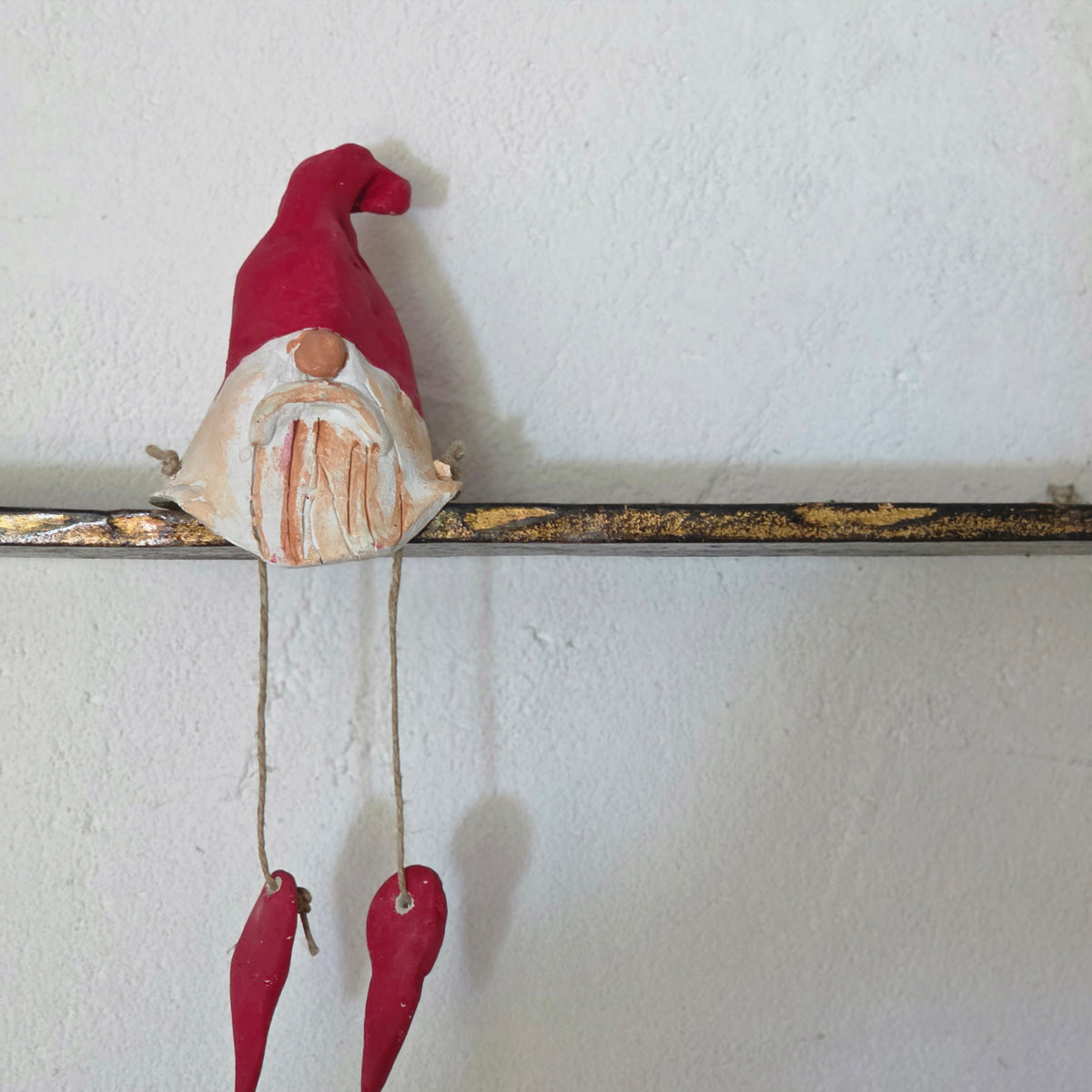 Set 3 Gnomi da Mensola in Ceramica Fatta a Mano con Gambe in Corda | Decorazione Casa Artigianale e Regalo Natale | Tomte Nisse Scandinavi