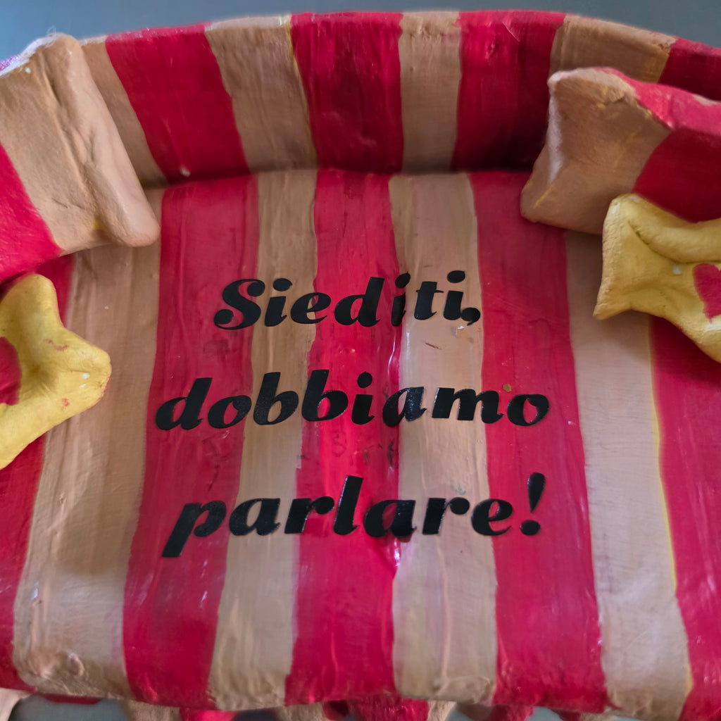 Divanetto Portagioie Artigianale "Siediti, dobbiamo parlare!" - Scatola da Collezione Dipinta a Mano