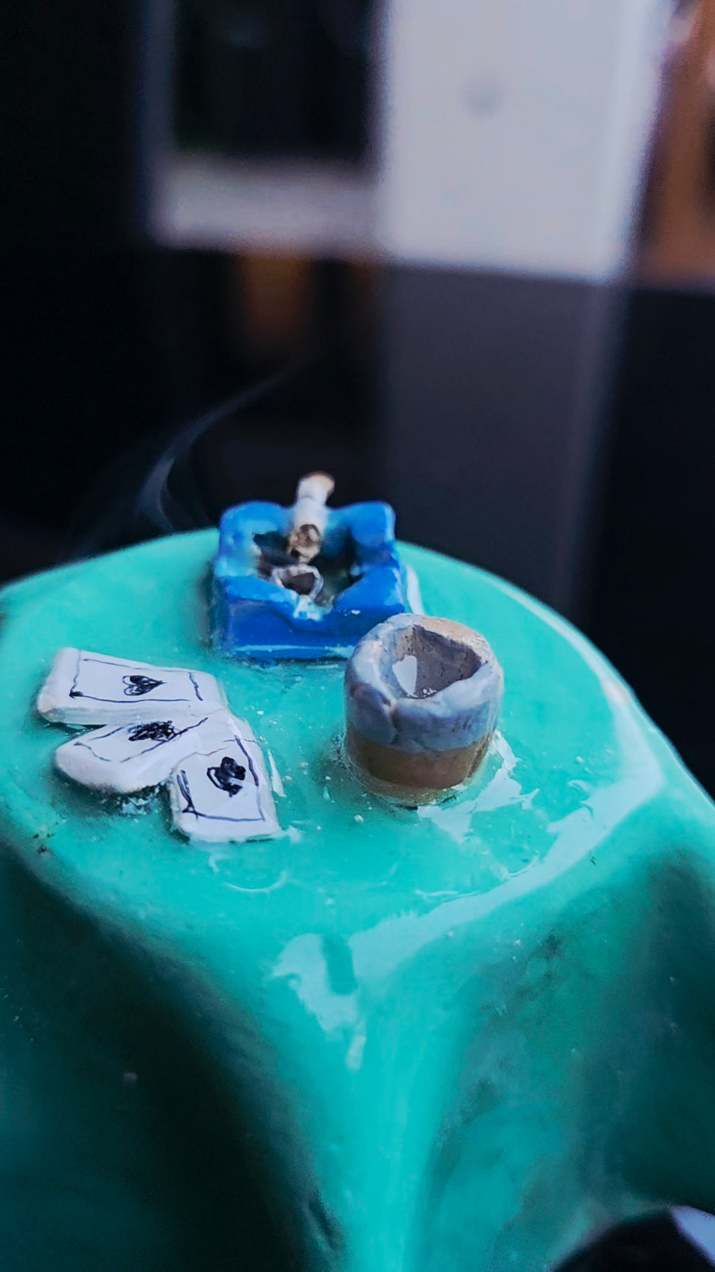 Bruciaincenso e Portagioie da Tavolo Verde Smeraldo, Mini Diorama Fatto a Mano in Ceramica a Freddo, Regalo Unico e Particolare per la Casa