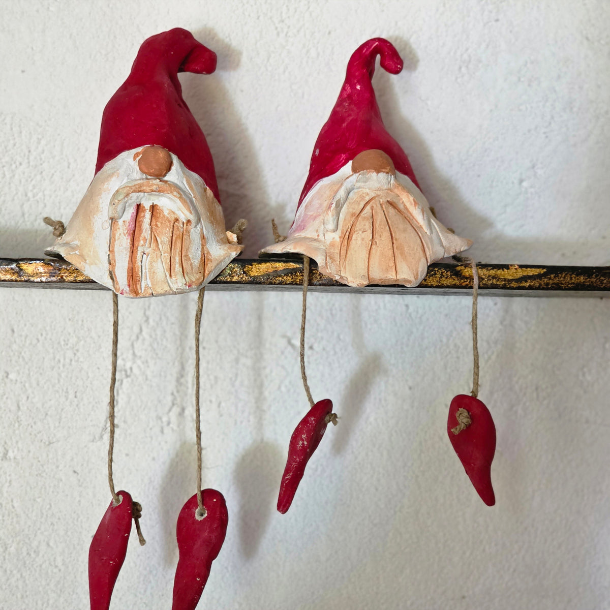 Set 3 Gnomi da Mensola in Ceramica Fatta a Mano con Gambe in Corda | Decorazione Casa Artigianale e Regalo Natale | Tomte Nisse Scandinavi